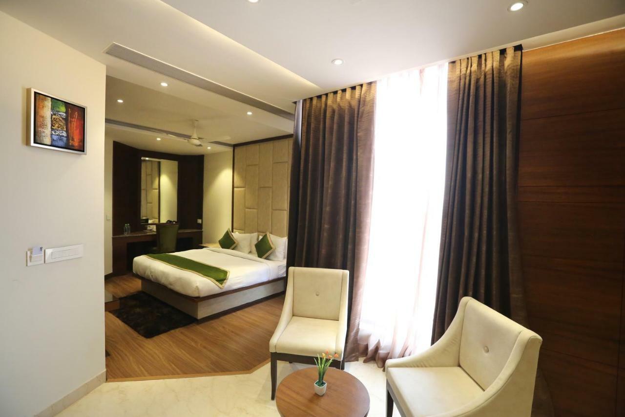 Maple Grand Hotel